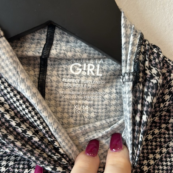 Athleta Girl black and white patterned turtle neck long sleeve XL #1201 - Picture 2 of 4